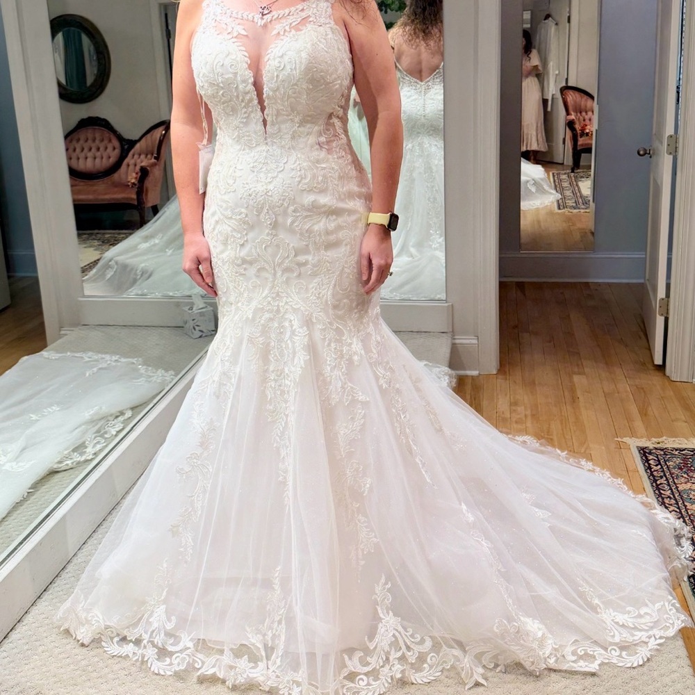 Stunning Maggie Sottero Saige